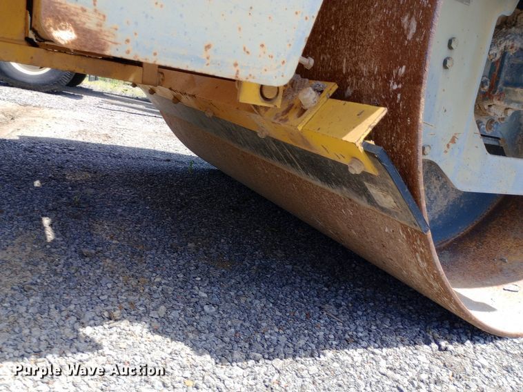 image for item DP1136 Sakai SW650 double drum vibratory roller