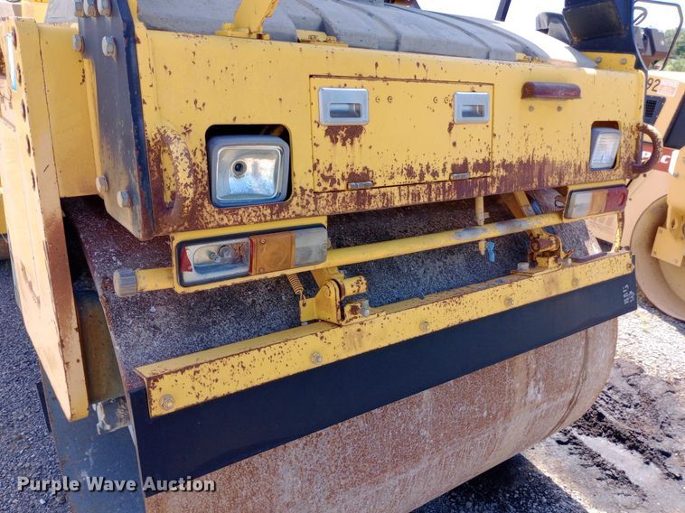 image for item DP1136 Sakai SW650 double drum vibratory roller