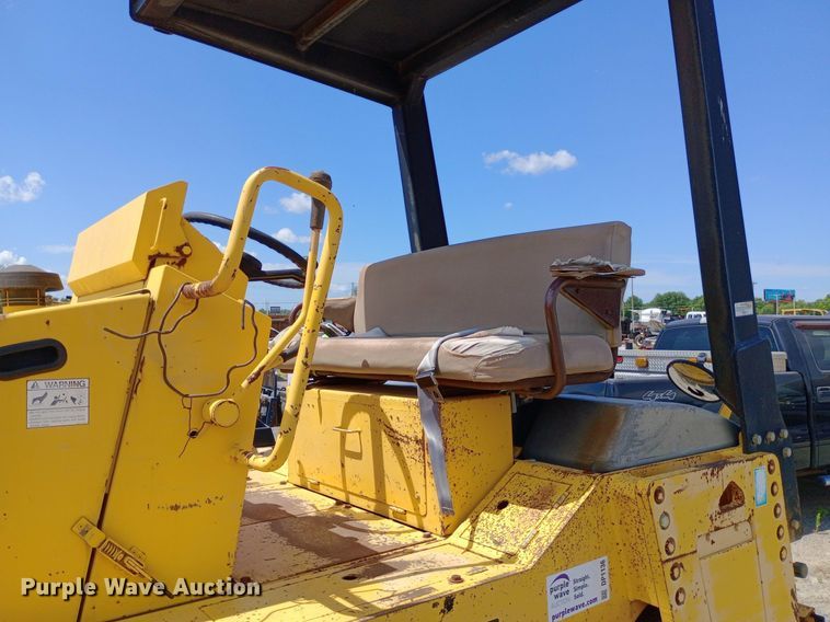 image for item DP1136 Sakai SW650 double drum vibratory roller