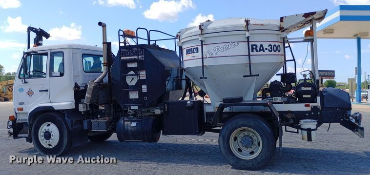 image for item DP1139 2009 Nissan 3500 Rosco Pro Patcher pothole patcher truck