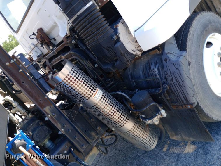 image for item DP1139 2009 Nissan 3500 Rosco Pro Patcher pothole patcher truck