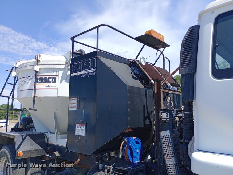 image for item DP1139 2009 Nissan 3500 Rosco Pro Patcher pothole patcher truck