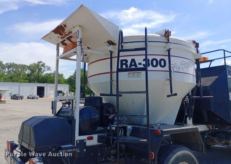 image for item DP1139 2009 Nissan 3500 Rosco Pro Patcher pothole patcher truck