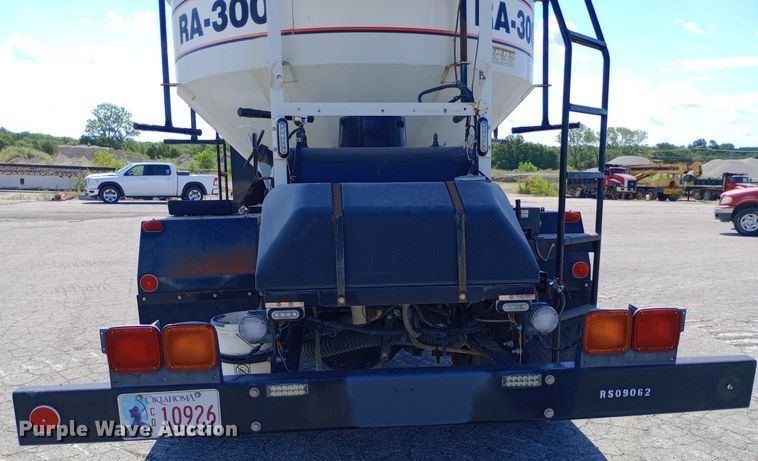 image for item DP1139 2009 Nissan 3500 Rosco Pro Patcher pothole patcher truck