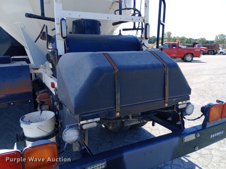 image for item DP1139 2009 Nissan 3500 Rosco Pro Patcher pothole patcher truck