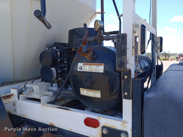 image for item DP1139 2009 Nissan 3500 Rosco Pro Patcher pothole patcher truck