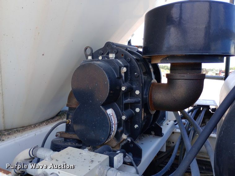 image for item DP1139 2009 Nissan 3500 Rosco Pro Patcher pothole patcher truck