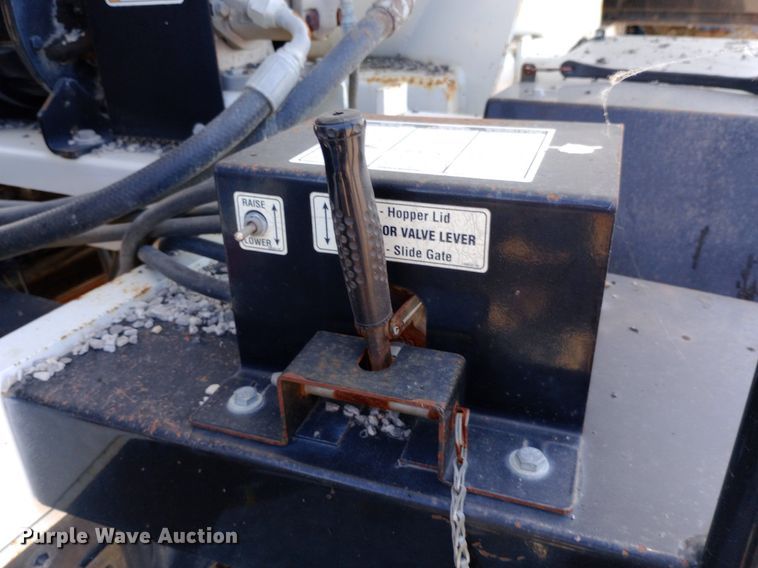 image for item DP1139 2009 Nissan 3500 Rosco Pro Patcher pothole patcher truck