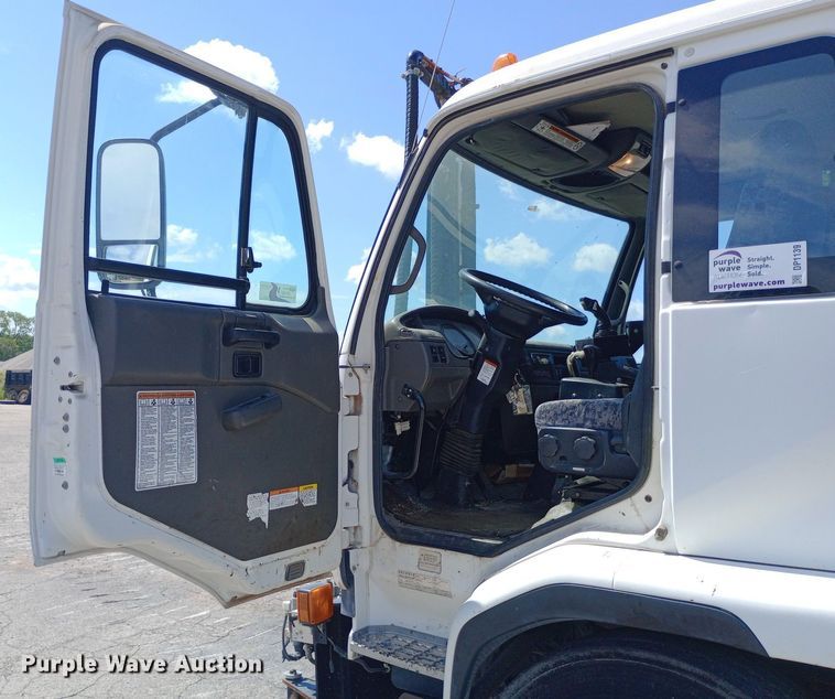 image for item DP1139 2009 Nissan 3500 Rosco Pro Patcher pothole patcher truck