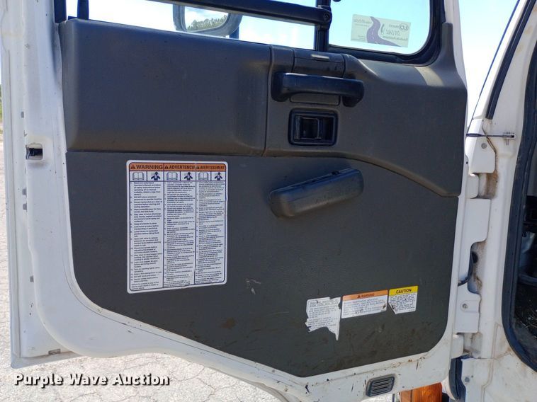 image for item DP1139 2009 Nissan 3500 Rosco Pro Patcher pothole patcher truck