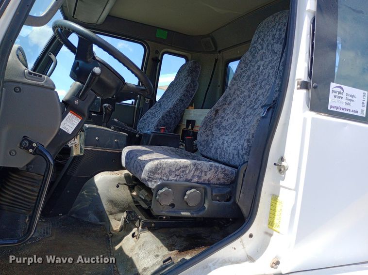 image for item DP1139 2009 Nissan 3500 Rosco Pro Patcher pothole patcher truck