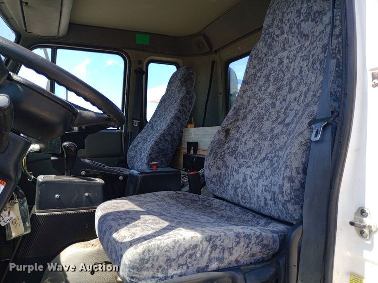 image for item DP1139 2009 Nissan 3500 Rosco Pro Patcher pothole patcher truck