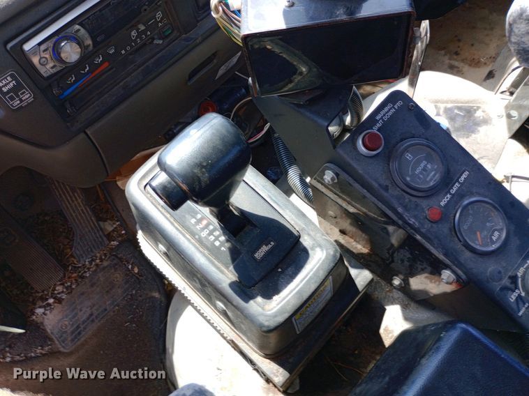 image for item DP1139 2009 Nissan 3500 Rosco Pro Patcher pothole patcher truck