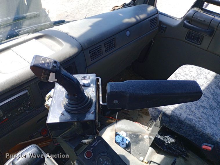 image for item DP1139 2009 Nissan 3500 Rosco Pro Patcher pothole patcher truck