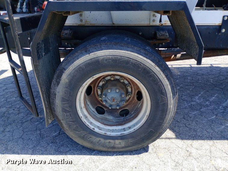 image for item DP1139 2009 Nissan 3500 Rosco Pro Patcher pothole patcher truck