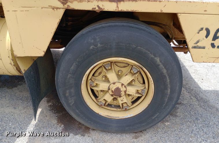 image for item DP1140 1996 Gradall XL4100 wheeled excavator