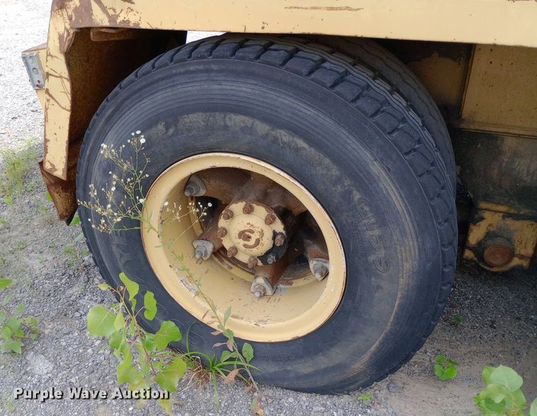 image for item DP1140 1996 Gradall XL4100 wheeled excavator