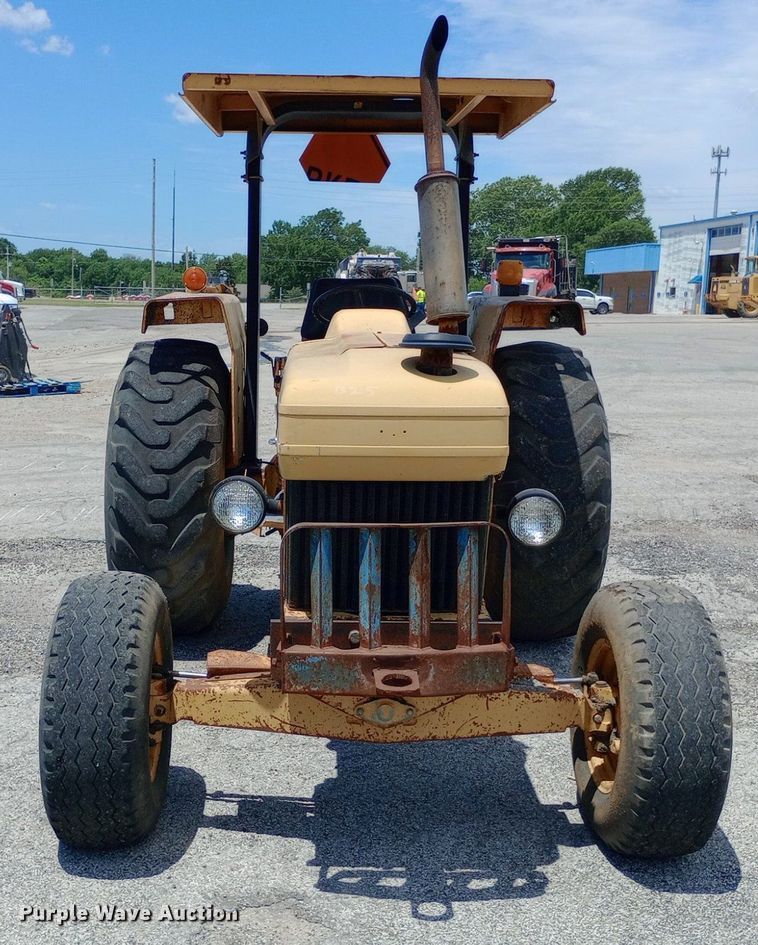 image for item DP1142 Ford 260C tractor