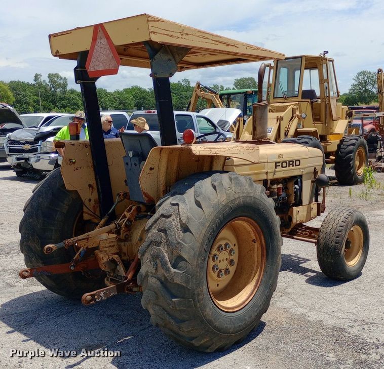 image for item DP1142 Ford 260C tractor