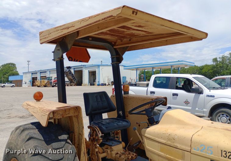 image for item DP1142 Ford 260C tractor