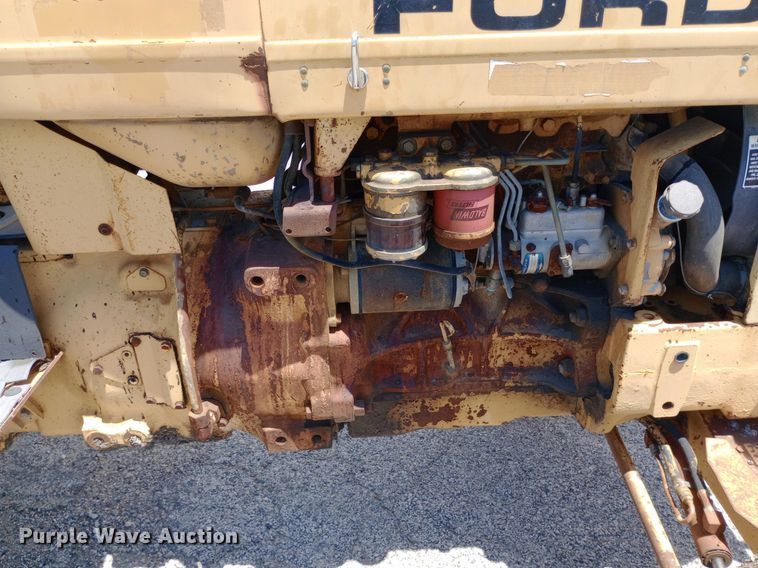 image for item DP1142 Ford 260C tractor