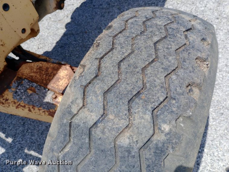 image for item DP1142 Ford 260C tractor