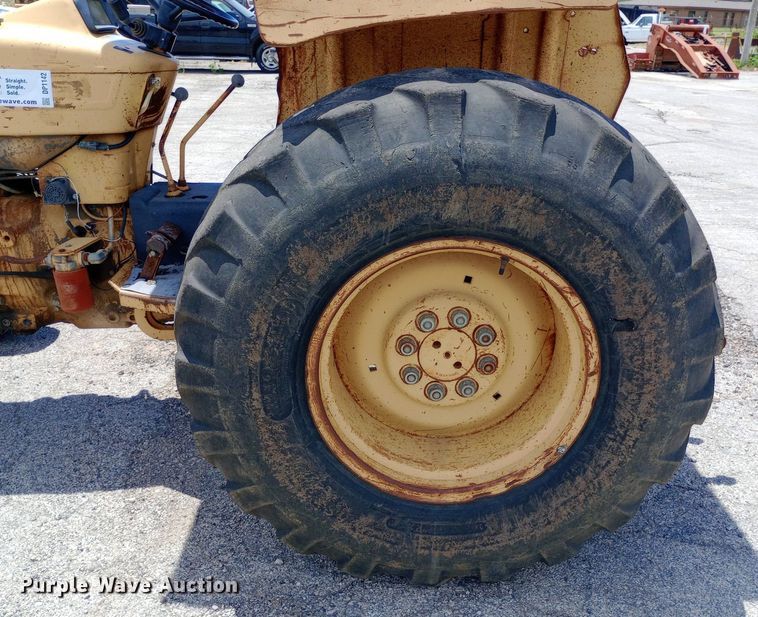 image for item DP1142 Ford 260C tractor