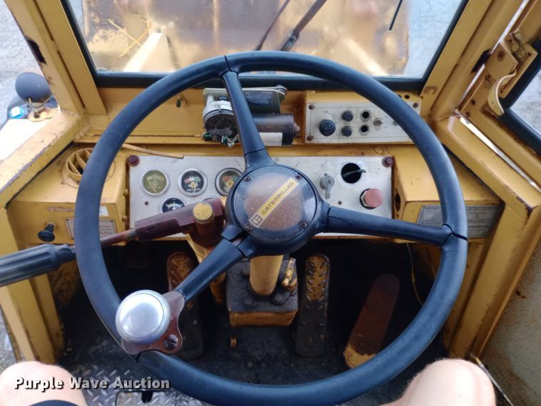 image for item DP1143 1973 Caterpillar 930 wheel loader