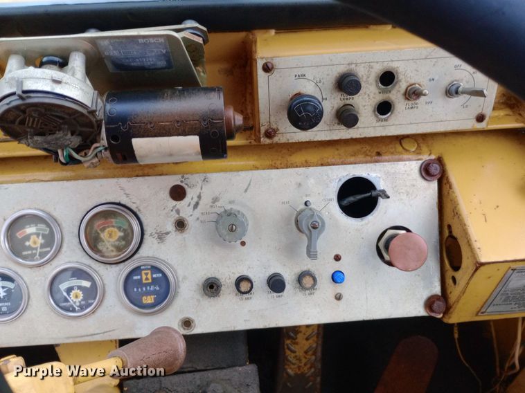 image for item DP1143 1973 Caterpillar 930 wheel loader