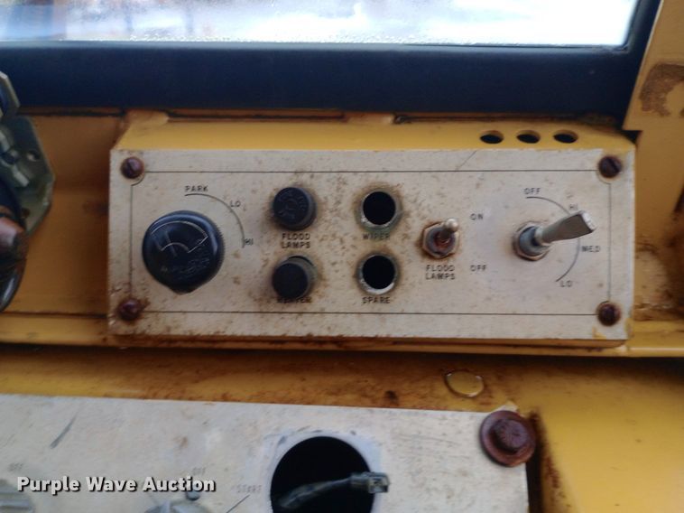 image for item DP1143 1973 Caterpillar 930 wheel loader