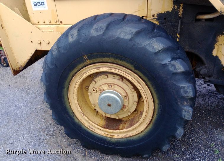 image for item DP1143 1973 Caterpillar 930 wheel loader