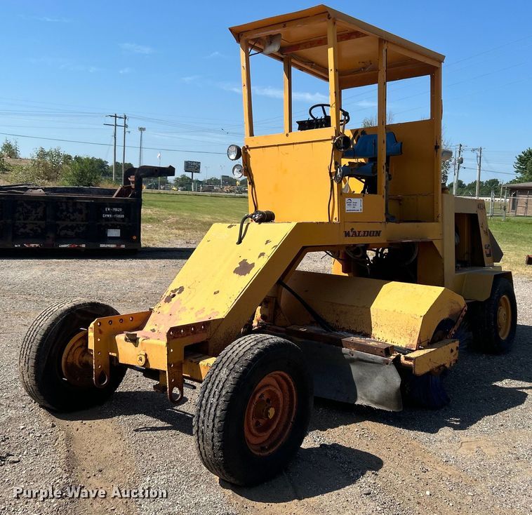 image for item DP1146 1987 Waldon Sweepmaster broom