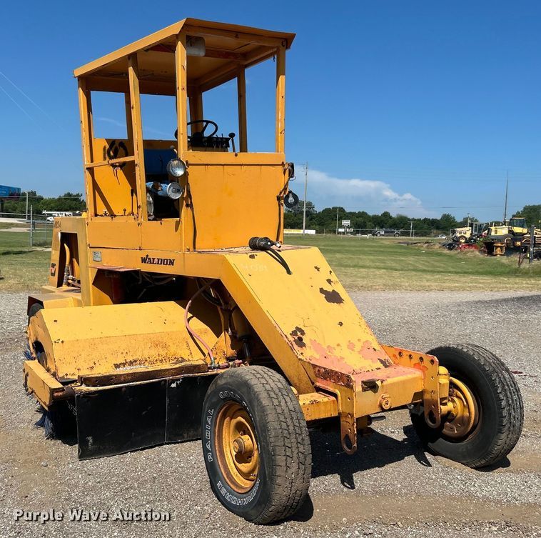 image for item DP1146 1987 Waldon Sweepmaster broom