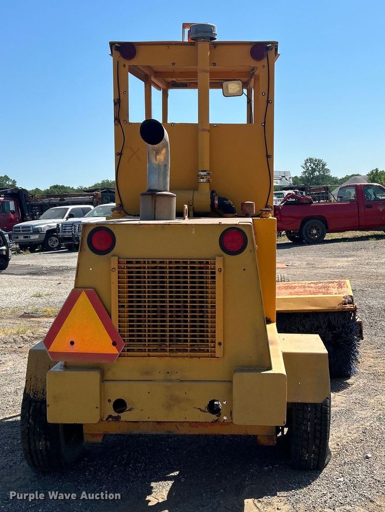 image for item DP1146 1987 Waldon Sweepmaster broom