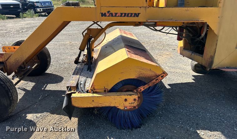 image for item DP1146 1987 Waldon Sweepmaster broom