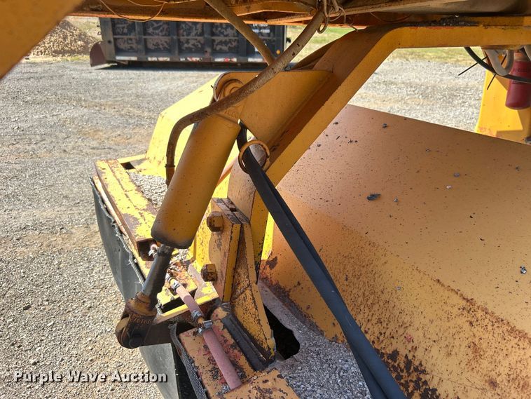 image for item DP1146 1987 Waldon Sweepmaster broom