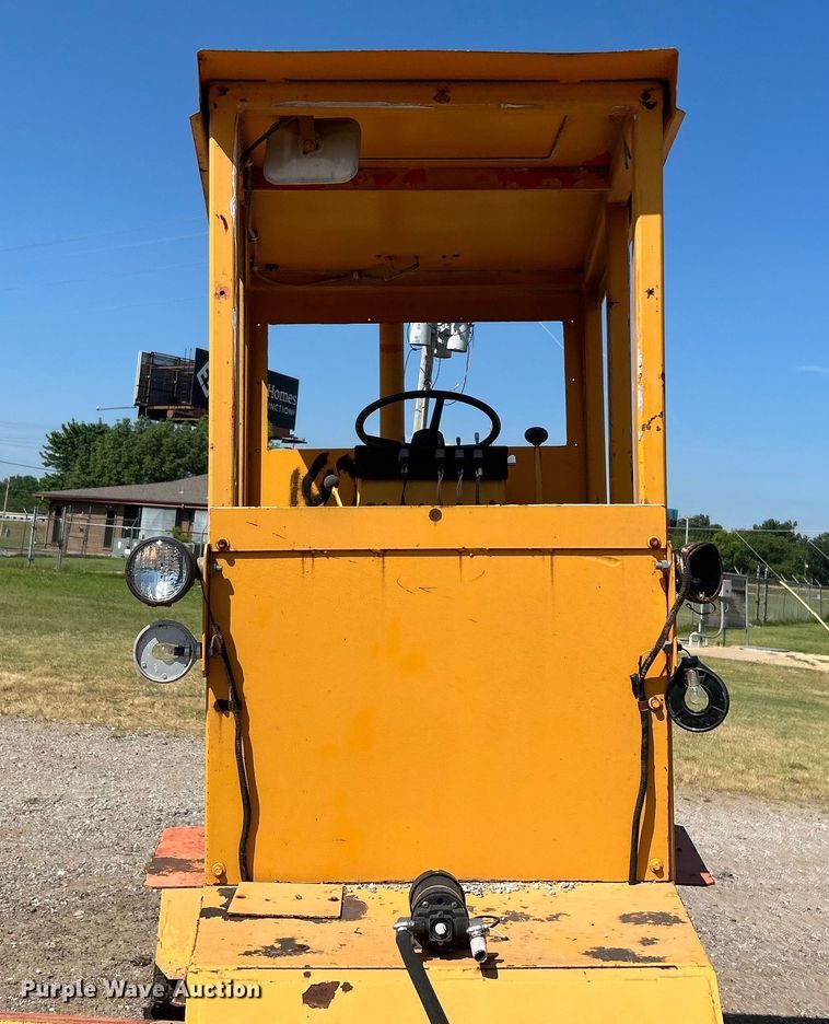 image for item DP1146 1987 Waldon Sweepmaster broom