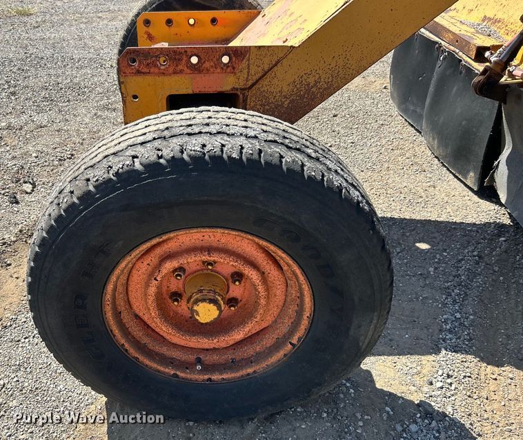 image for item DP1146 1987 Waldon Sweepmaster broom