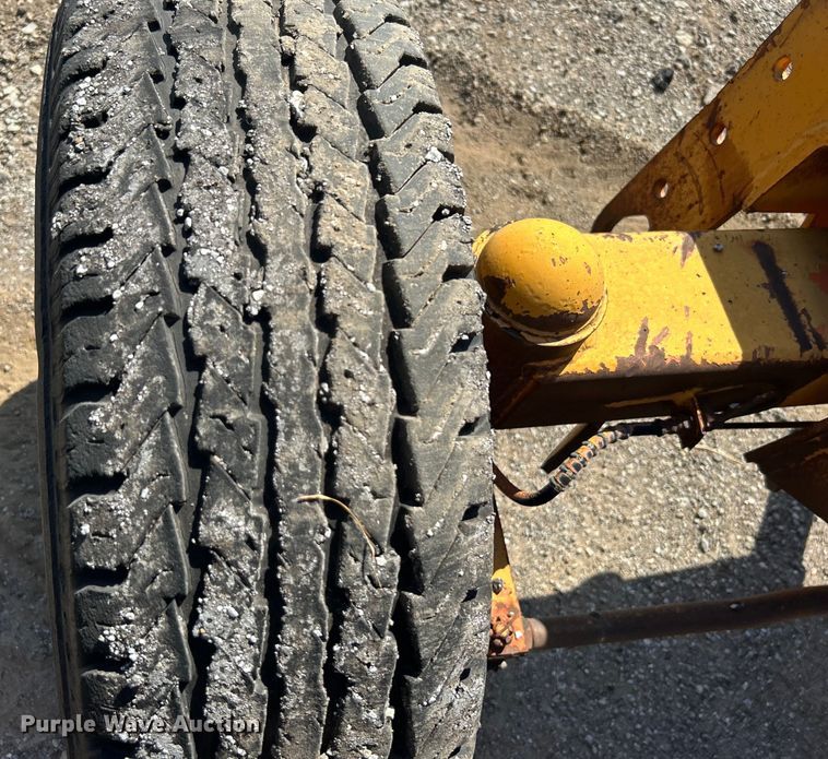 image for item DP1146 1987 Waldon Sweepmaster broom