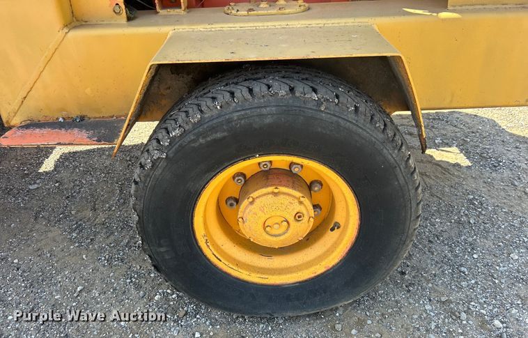 image for item DP1146 1987 Waldon Sweepmaster broom