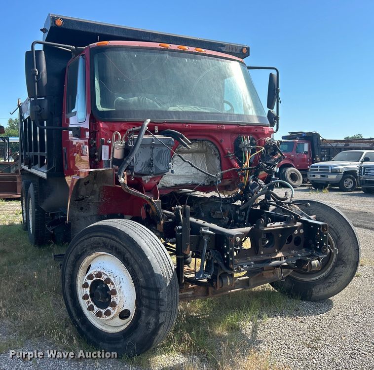 image for item DP1147 2007 International  7400 dump truck