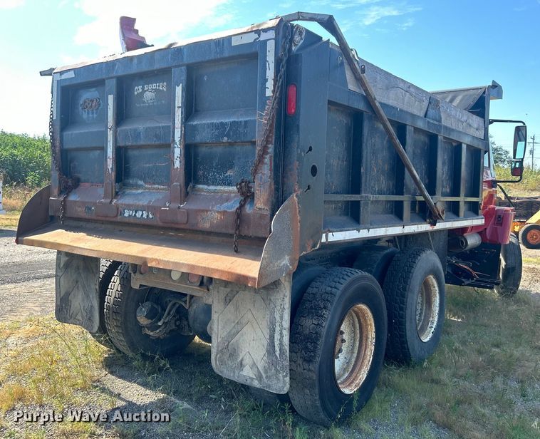 image for item DP1147 2007 International  7400 dump truck