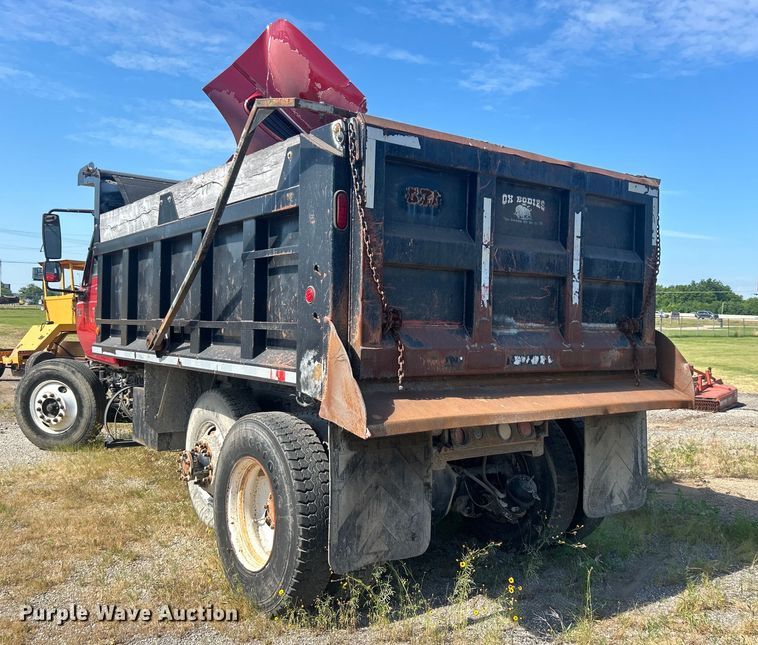 image for item DP1147 2007 International  7400 dump truck