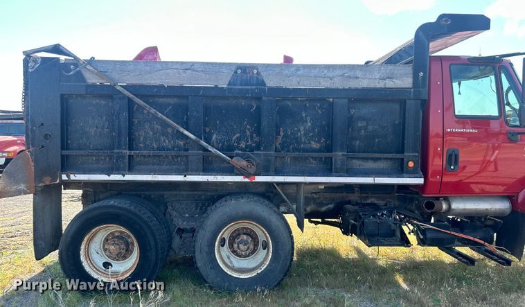 image for item DP1147 2007 International  7400 dump truck