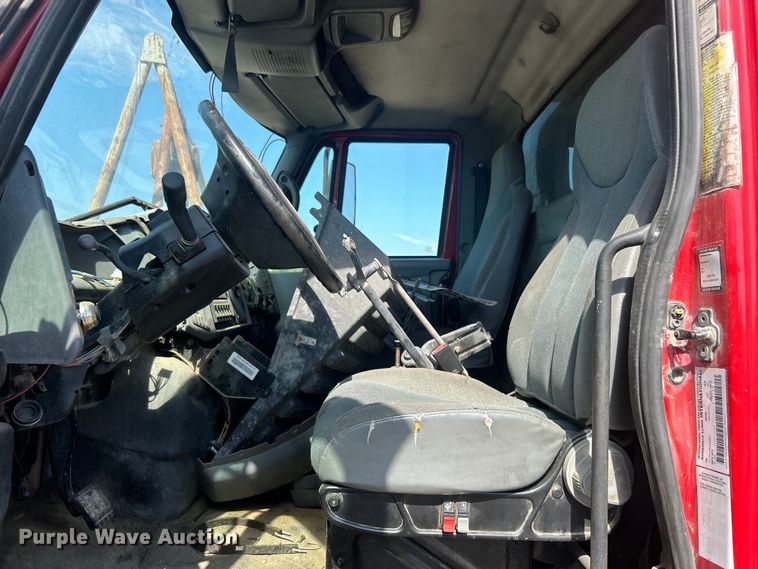 image for item DP1147 2007 International  7400 dump truck