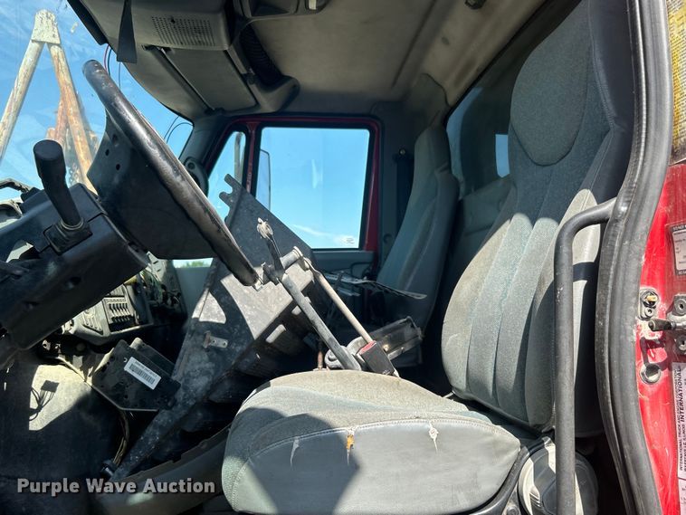 image for item DP1147 2007 International  7400 dump truck