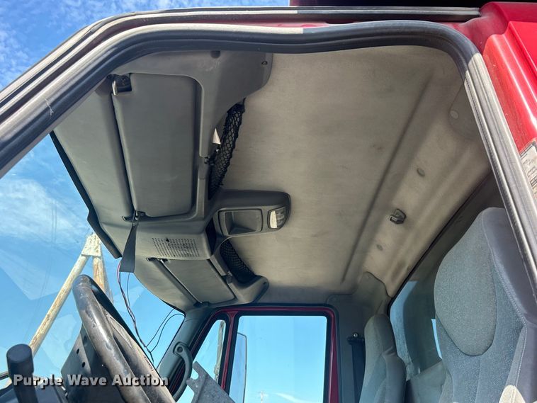 image for item DP1147 2007 International  7400 dump truck