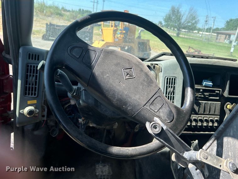 image for item DP1147 2007 International  7400 dump truck