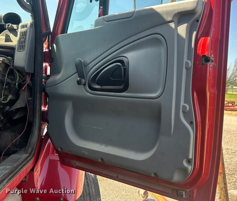 image for item DP1147 2007 International  7400 dump truck