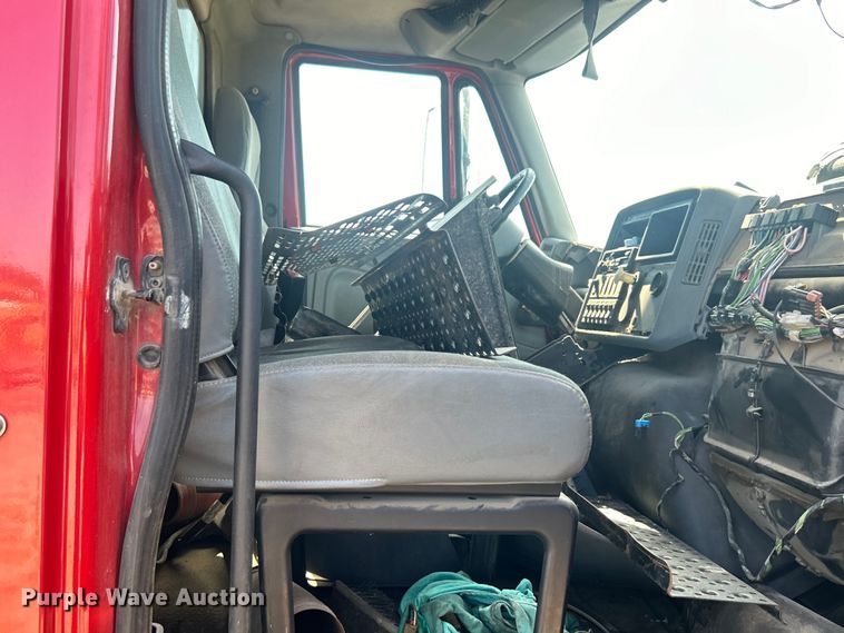 image for item DP1147 2007 International  7400 dump truck